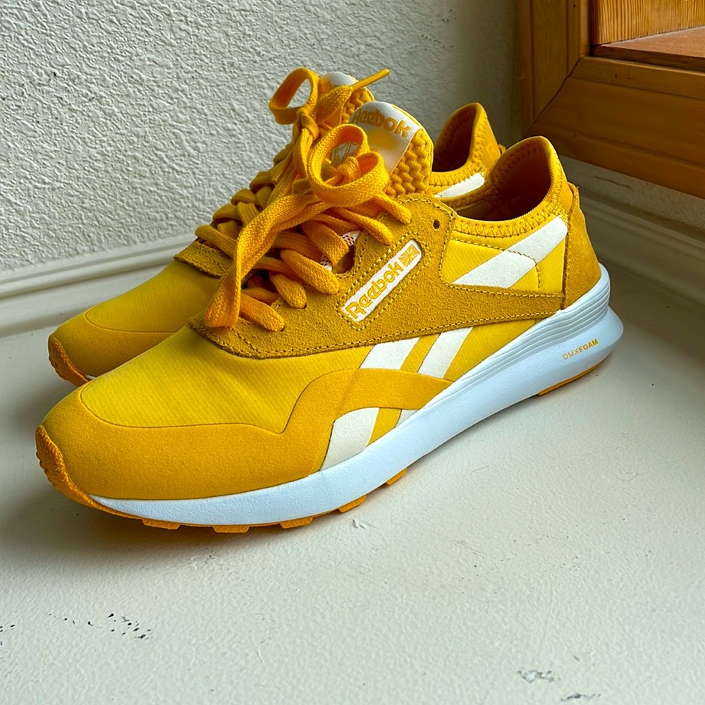 Reebok DMXFoam classic Nylon mustard color sneaker
